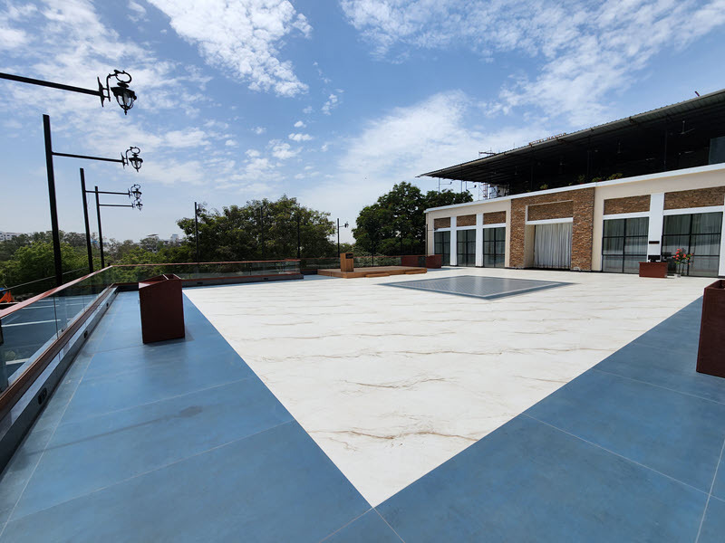 A beautiful daytime view of the spacious open-air Skyline venue.